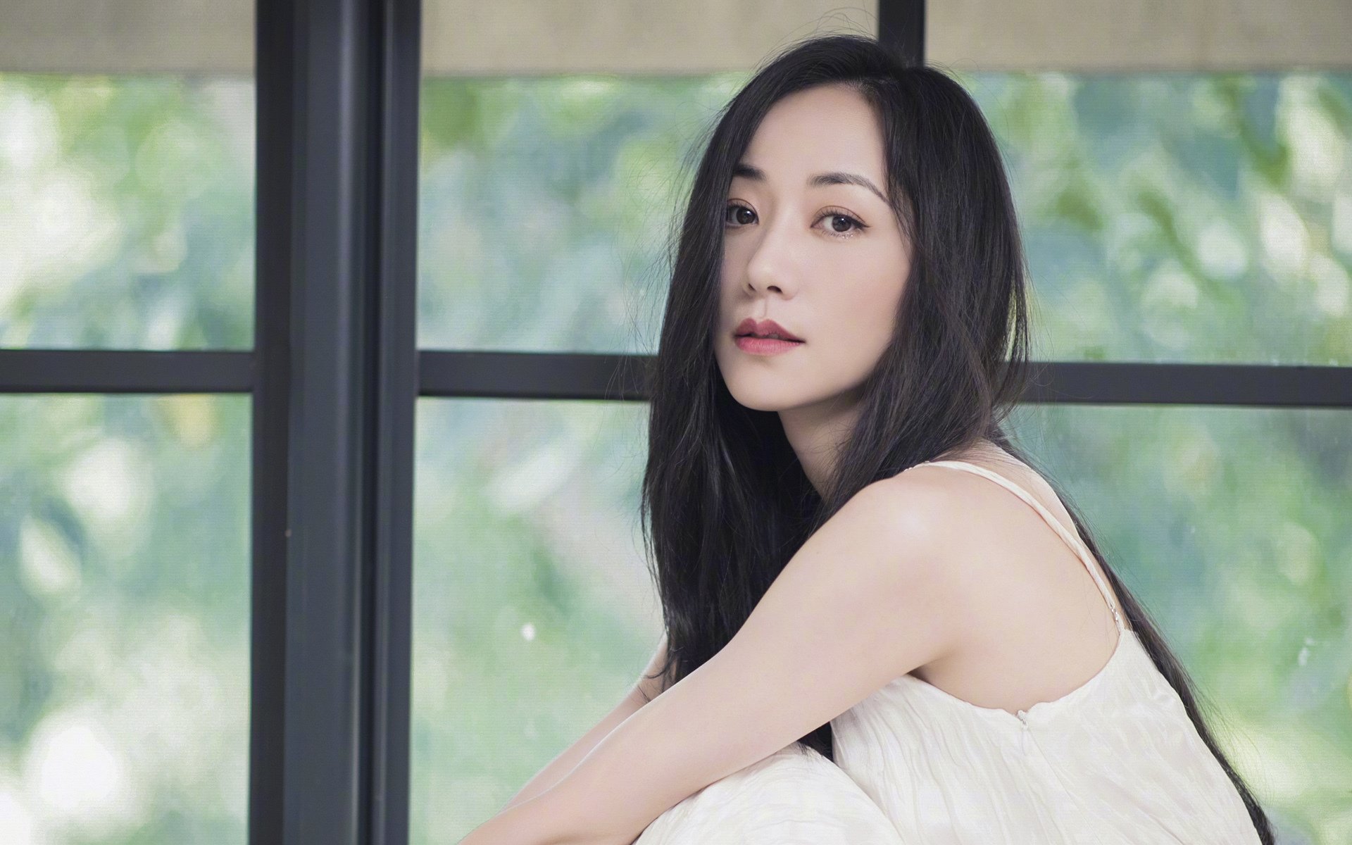 中国足球转会窗表现与股权影响，国足球员转会费